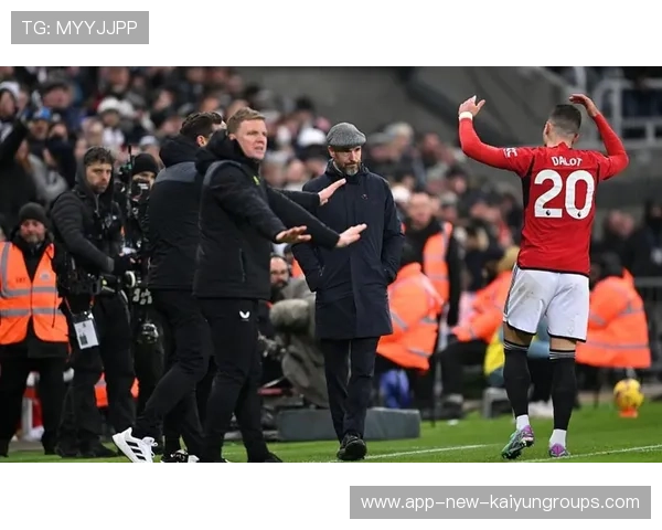 曼联新赛季大放异彩，卡里克带领球队争冠